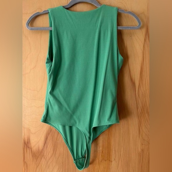 House of Harlow bodysuit - Picture 2 of 2